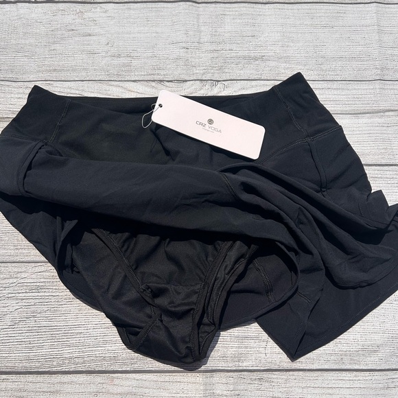 CRZ YOGA Women's Black Athletic Shorts - Picture 9 of 9